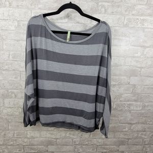 Bella D top women's